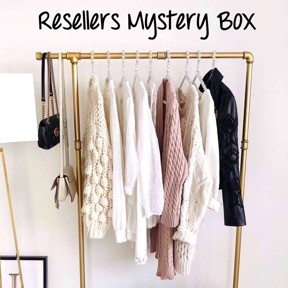 5pc women’s mystery box. Great for resellers!